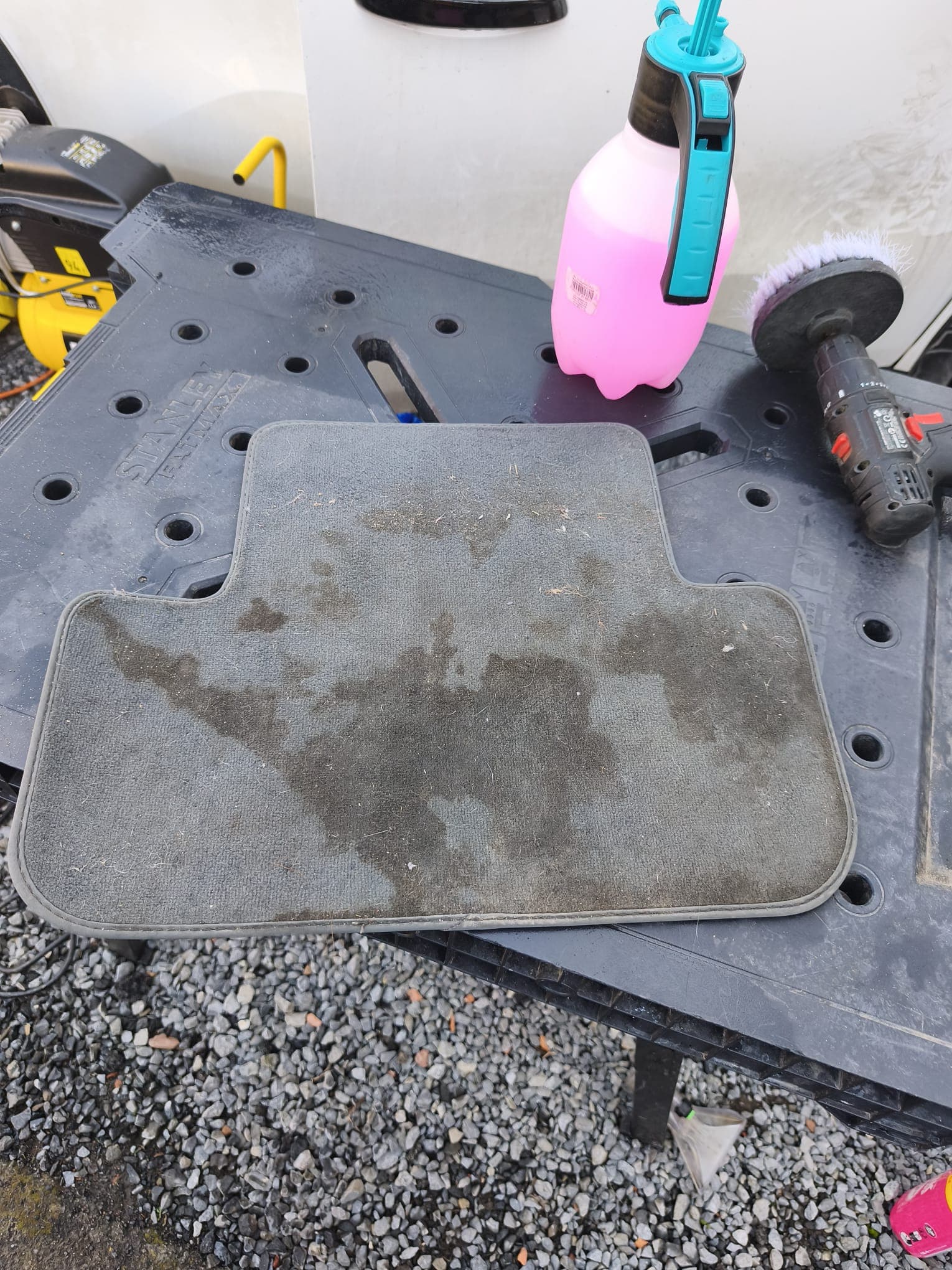 Nettoyage voiture avant après Mons Kraken Cleaning, avant transformation 1