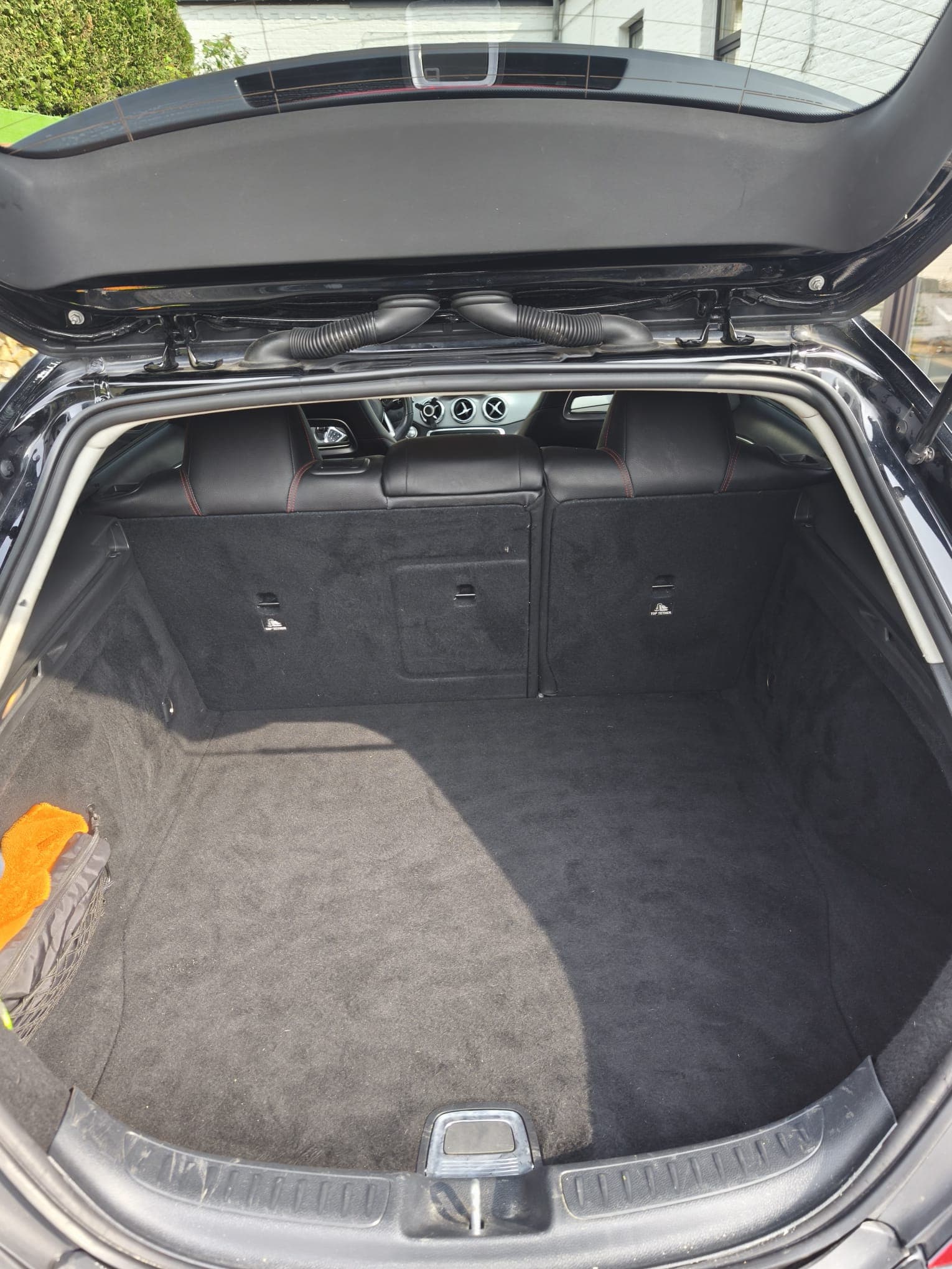 Nettoyage intérieur voiture à domicile à Mons par Kraken Cleaning