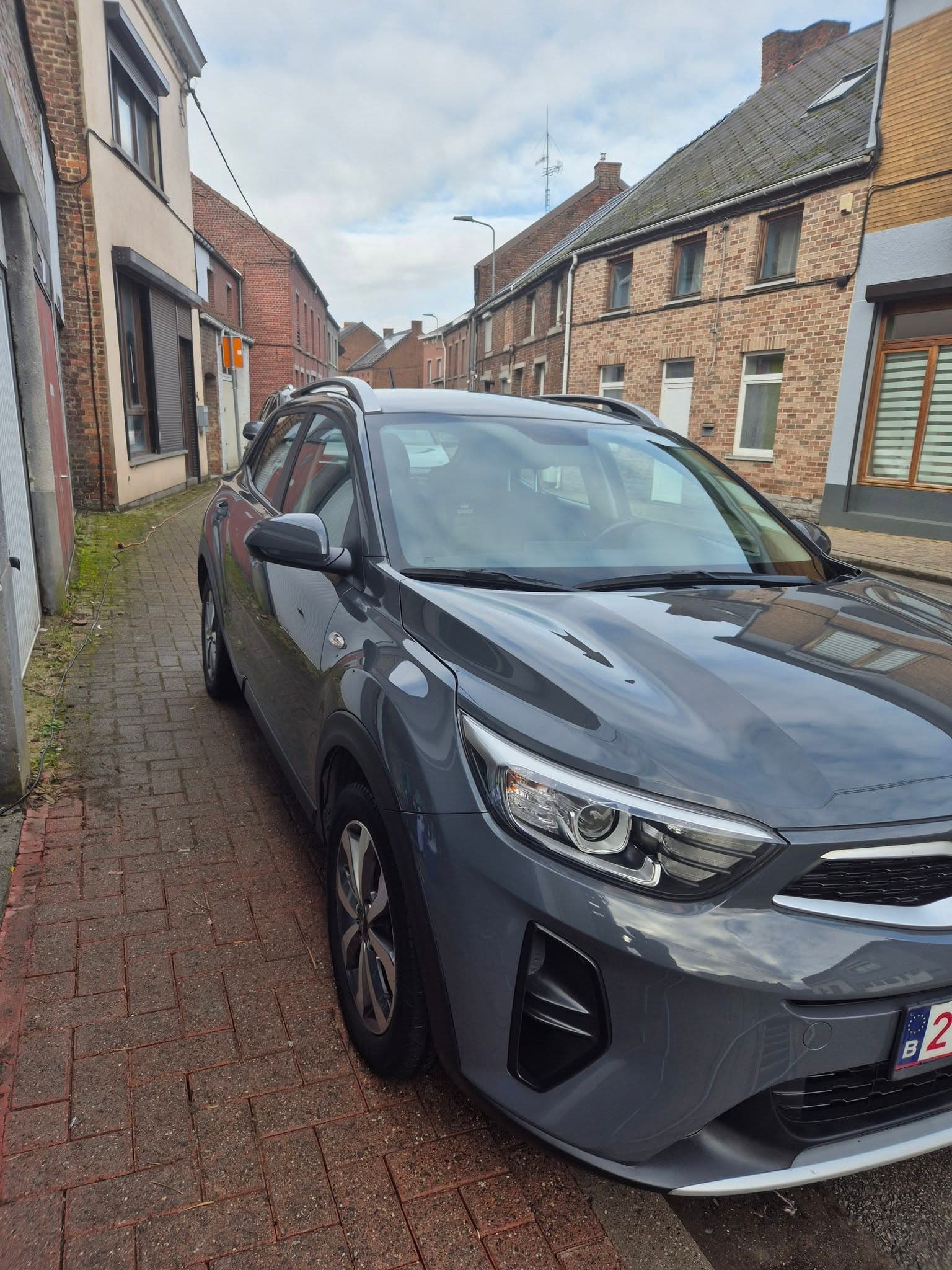 Finition extérieure soignée après lavage auto à domicile à Colfontaine